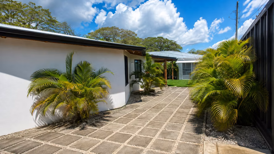 Casa Remodelada con Piscina Playa Potrero - Imagen 13