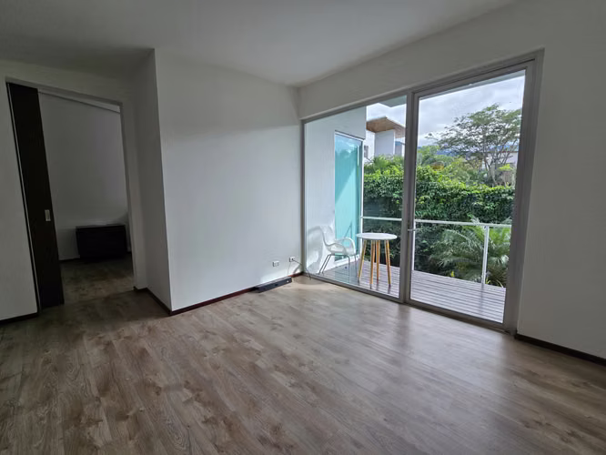 Moderno apartamento amoblado con amenidades en Santa Ana $1800 - Imagen 5
