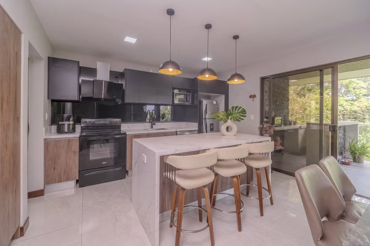 Su Nuevo Hogar en Hacienda Los Reyes: Modernidad y Entorno Natural - Imagen 3