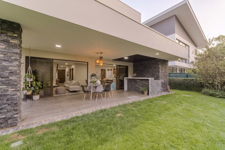 Su Nuevo Hogar en Hacienda Los Reyes: Modernidad y Entorno Natural - Imagen 9