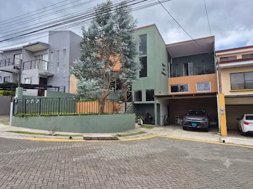 Exclusiva Residencia Contemporánea. Condominio Lomas de Montes de Oca