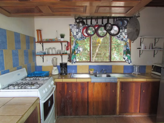 Se vende linda cabaña  en playa puerto Carrillo, Guanacaste - Imagen 3