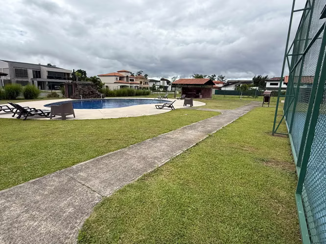 Venta de Lote en Santo Domingo de Heredia Residencial Durango