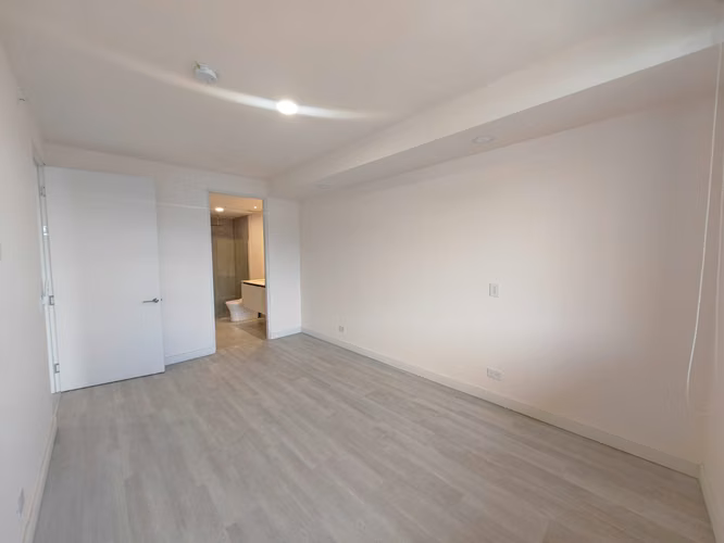 ALQUILER DE APARTAMENTO MODERNO CON VISTAS A LA MONTAÑA. NUNCIATURA - Imagen 11