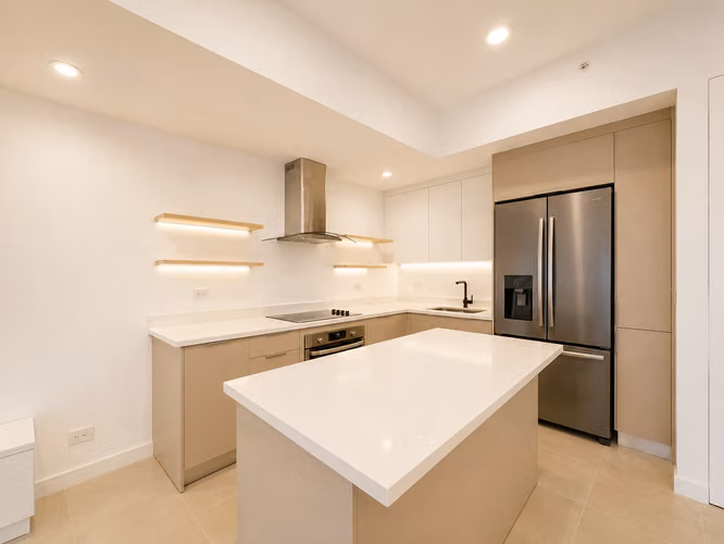 Venta apto de lujo con diseño contemporáneo, La Sabana. (IC) - Imagen 2
