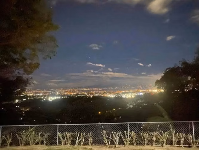 Venta de casa de un nivel rebajada piedades santa ana uso suelo mixto y alta densidad - Imagen 14