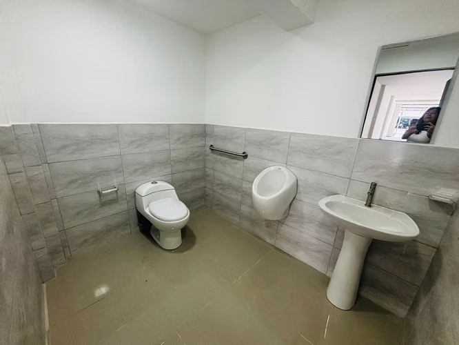 Local comercial Sabana Norte sobre AV10 300m2 cuatro parqueos - Imagen 2
