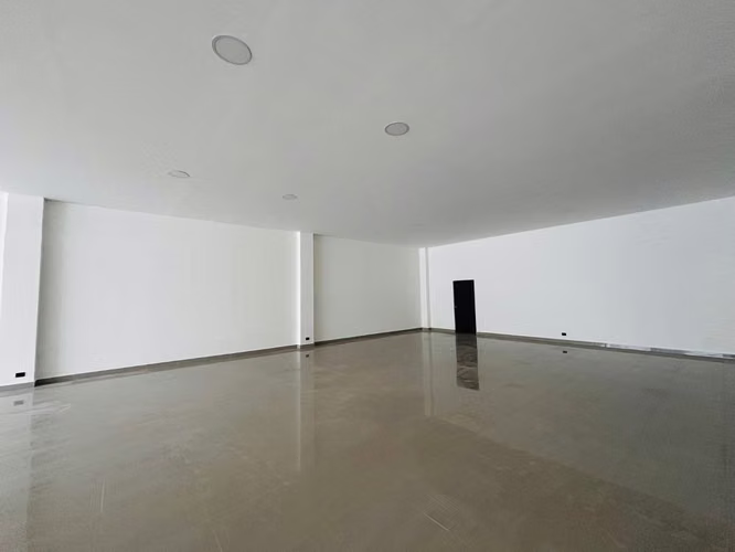 Local comercial Sabana Norte sobre AV10 300m2 cuatro parqueos - Imagen 16