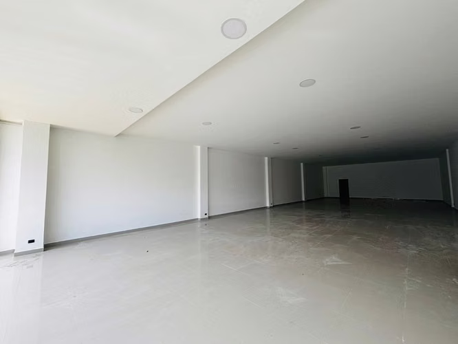 Local comercial Sabana Norte sobre AV10 300m2 cuatro parqueos - Imagen 9