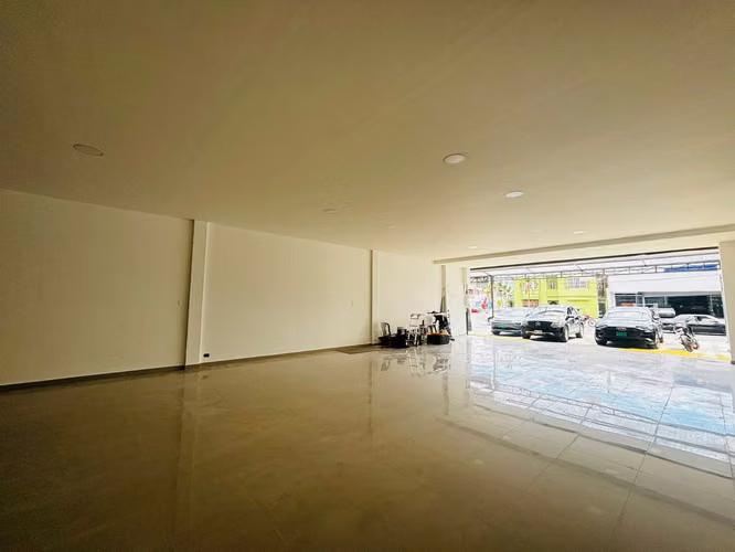 Local comercial Sabana Norte sobre AV10 300m2 cuatro parqueos - Imagen 5