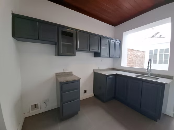 Alquiler de local Comercial / Oficina en Barrio Escalante | 130m² en 2 Niveles | Ideal para Bufete o Boutique - Imagen 4