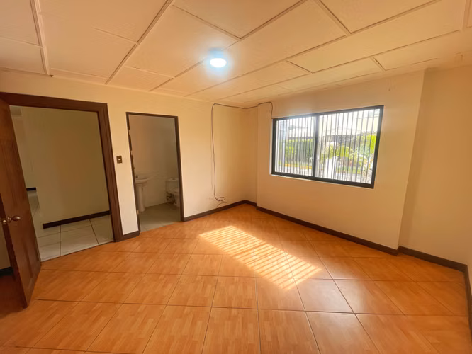 Amplia para vivienda u oficina, en Rohrmoser! P142 - Imagen 8