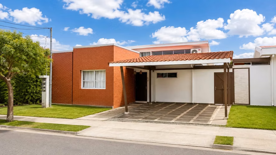Casa en Venta Heredia Belén Los Arcos | Excelente Ubicación, Condominio Seguro y Ambiente Familiar