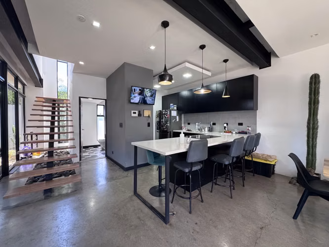 Venta de Hermosa Casa Contemporánea en Residencial Privado - Imagen 4