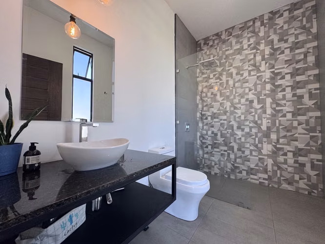 Venta de Hermosa Casa Contemporánea en Residencial Privado - Imagen 11