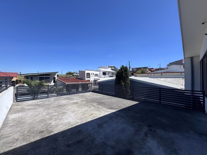 Venta de Hermosa Casa Contemporánea en Residencial Privado - Imagen 7
