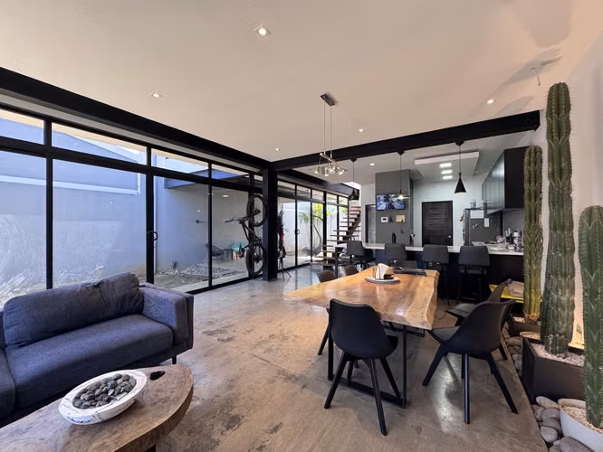 Venta de Hermosa Casa Contemporánea en Residencial Privado - Imagen 3