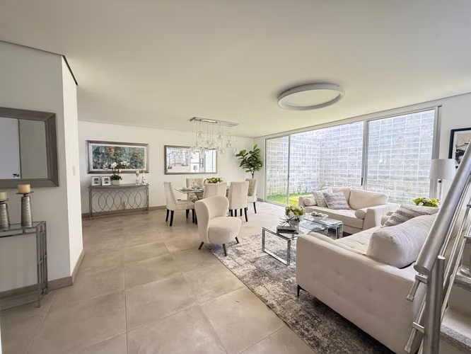 Estrene Casa en Curridabat | Amplio Patio | 3 Parqueos | Condominio con Piscina
