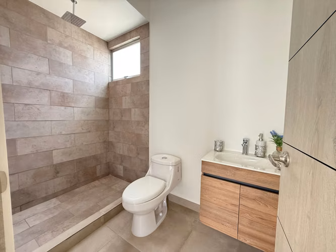 Estrene Casa en Curridabat | Amplio Patio | 3 Parqueos | Condominio con Piscina - Imagen 12