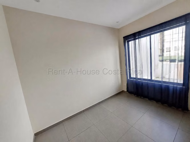 Venta Casa remodelada con amplio patio y terraza en San Francisco de Heredia - Imagen 18