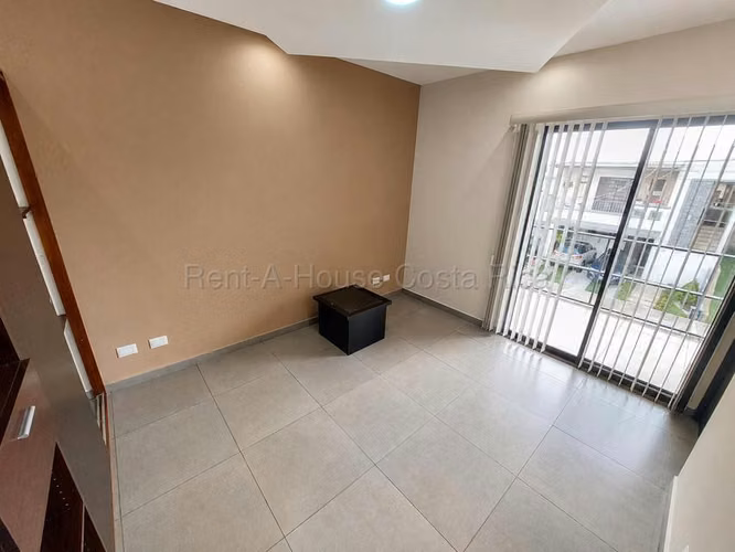 Venta Casa remodelada con amplio patio y terraza en San Francisco de Heredia - Imagen 14
