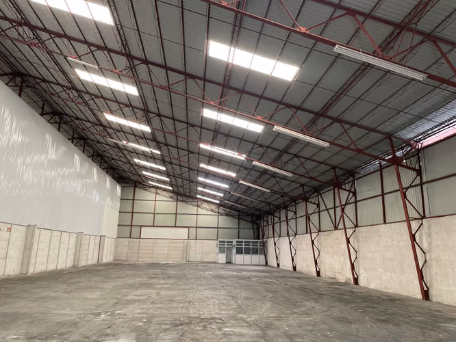 BODEGA DISPONIBLE EN TIBAS 1.100 m2 y 1.244 m2 USO INDUSTRIAL LIVIANO Y COMERCIAL-DISPONIBLE EN OCTUBRE- - Imagen 2