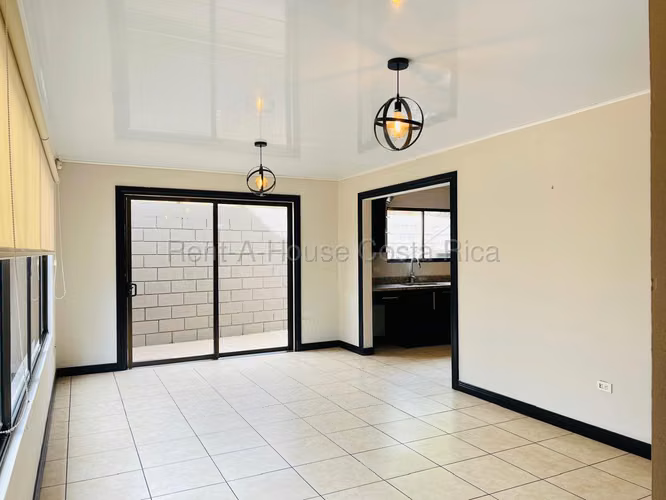 VENTA DE CASA CON VISTA EN SAN RAFAEL DE HEREDIA - Imagen 3