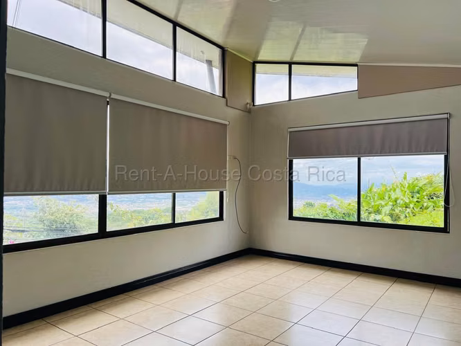 VENTA DE CASA CON VISTA EN SAN RAFAEL DE HEREDIA - Imagen 12