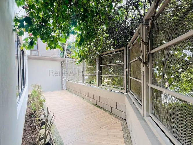 VENTA DE CASA CON VISTA EN SAN RAFAEL DE HEREDIA - Imagen 19