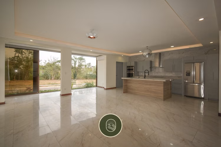 CASA ESQUINERA 3 HAB EN CONDOMINIO LAS MESETAS | LA GUÁCIMA, ALAJUELA - Imagen 4