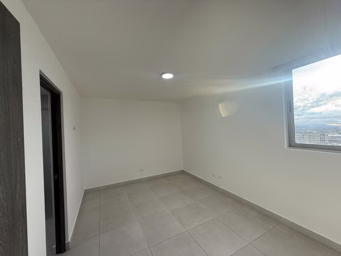 ALQUILER APARTAMENTO HEREDIA ALTAMIRA PASEO DE LAS FLORES/PLAZA BRATSY - Imagen 6