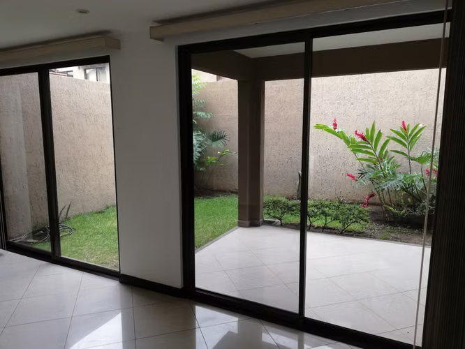 Pozos de Santa Ana - Alquiler de Casa con jardin - Imagen 3