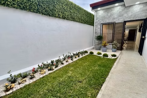 Alquiler Casa Independiente de Un Solo Piso en Escazú $1.950+IVA