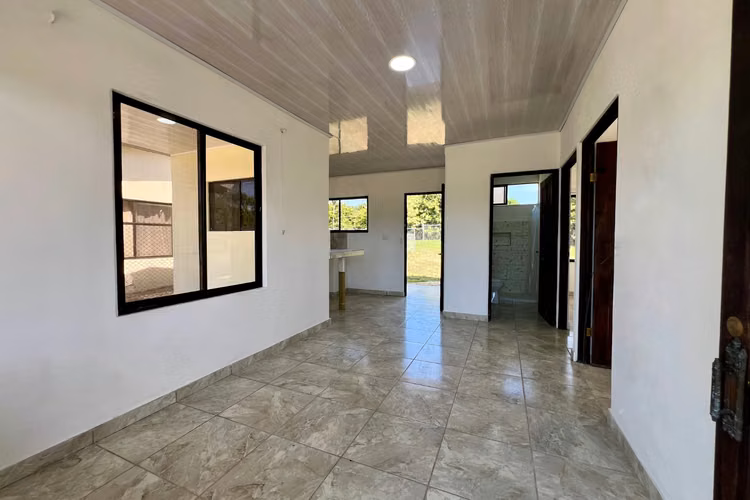 Casa en venta en Paquera, a minutos del ferry y playas - Imagen 5
