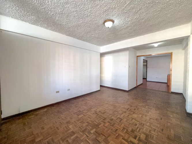 Primer piso a solo 3 minutos del Mall San Pedro | 2 parqueos | 440.000 - Imagen 6