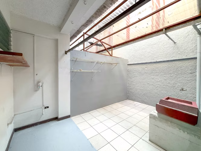 Primer piso a solo 3 minutos del Mall San Pedro | 2 parqueos | 440.000 - Imagen 3