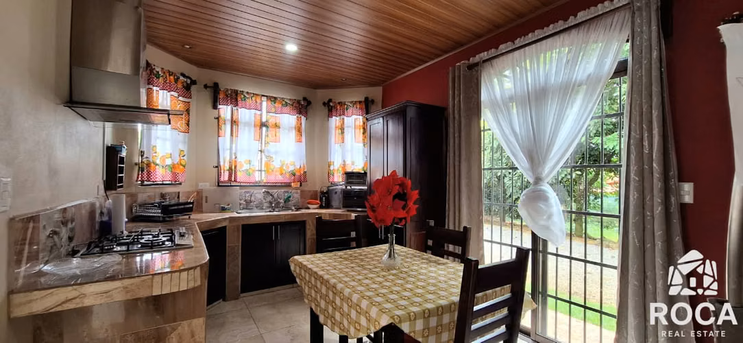 Venta de casa con piscina en Cajon de Perez Zeledon - Imagen 3