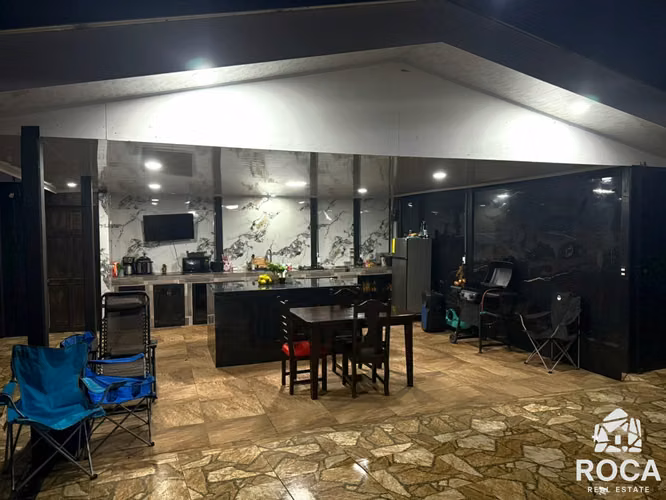 Venta de casa con piscina en Cajon de Perez Zeledon - Imagen 5