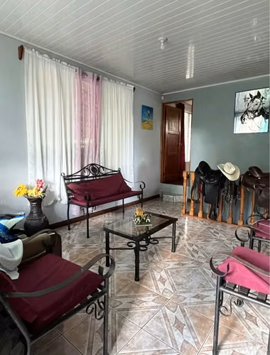 Venta de amplia propiedad con casa, frutales y zonas verdes en San Pedro PZ - Imagen 8