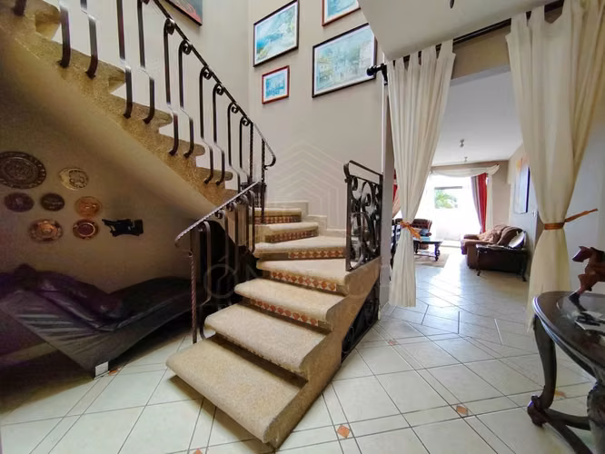 Alquiler Casa Amueblada en Escazú | Condominio con Vista a las Montañas - Imagen 16