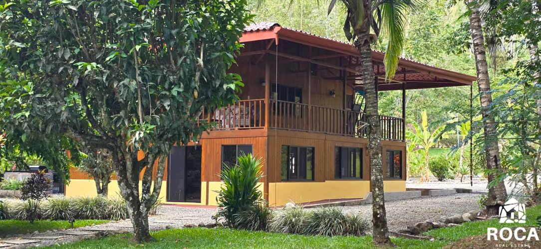 Exclusive property for sale in Perez Zeledon 2 houses and river access