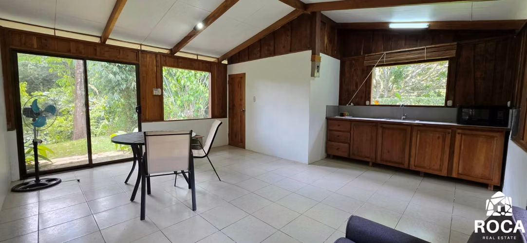 Venta de propiedad con casa principal y casa de huespedes en El Roble PZ - Imagen 14