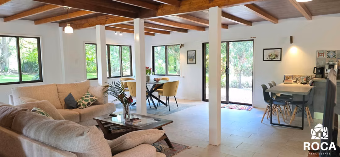 Venta de propiedad con casa principal y casa de huespedes en El Roble PZ - Imagen 12