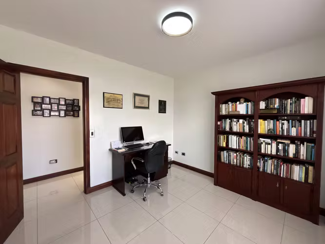 VENTA DE CASA EN RESIDENCIAL LOMAS DEL ZURQUÍ, SAN ISIDRO, HEREDIA - Imagen 14