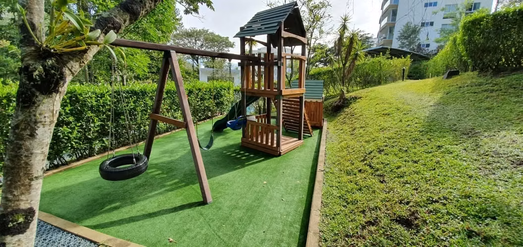 Apartamento Eco de Lujo en Escazú | Jardín Privado | $1,300 Incluye Cuota - Imagen 17