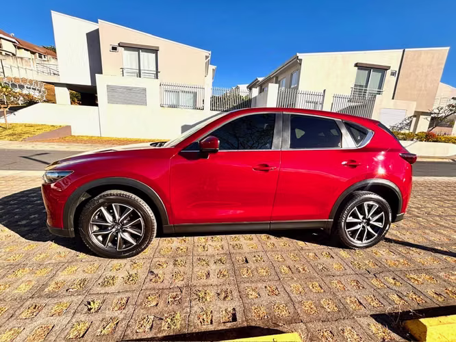 Hermoso SUV Mazda CX5 Elegancia y Desempeño - Imagen 6