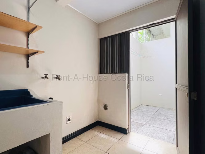 Venta de Casa de dos plantas en San Rafael de Heredia. RAH 27-223 - Imagen 4