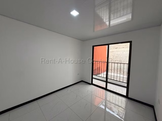 Venta de Casa Esquinera en Tibás-San Juan. RAH 27-227 - Imagen 6
