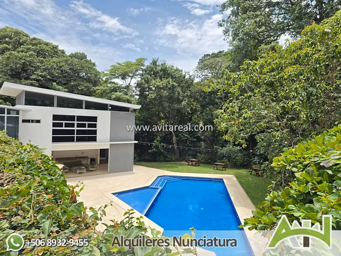 House in a Gated Community, Brasil de Mora
