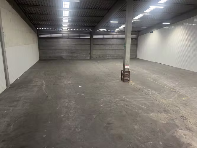 ALQUILER BODEGA INDUSTRIAL / COMERCIAL HEREDIA 630m2 - Imagen 7